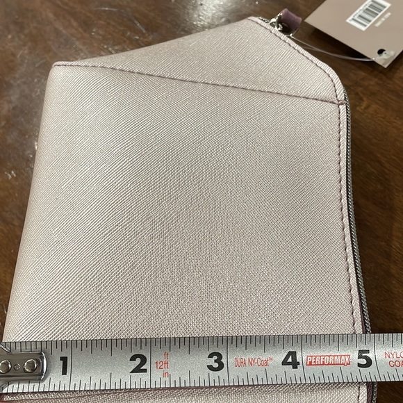 Cosmetic Bag - Picture 8 of 9